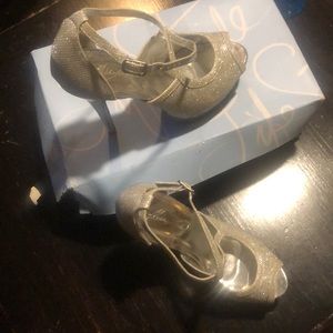 Michelangelo’s Wedding/Elegant Heel